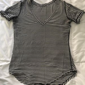 Lululemon short sleeve shirt